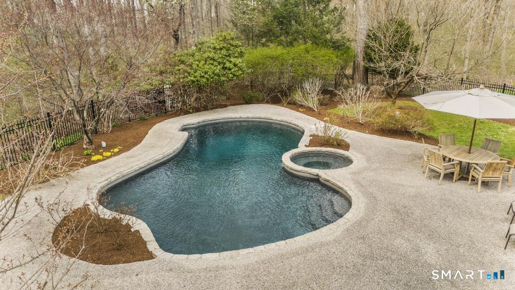 8 Maplewood Lane Wilton, CT 06897 - Photo 16 of 40