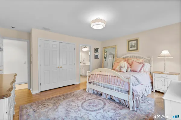 $2,498,000 | 8 Maplewood Lane, Wilton, CT 06897