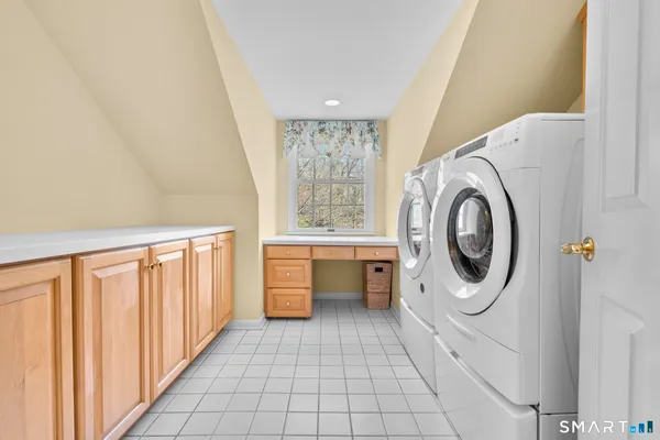 $2,498,000 | 8 Maplewood Lane, Wilton, CT 06897