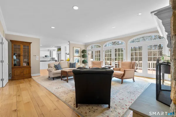 $2,498,000 | 8 Maplewood Lane, Wilton, CT 06897