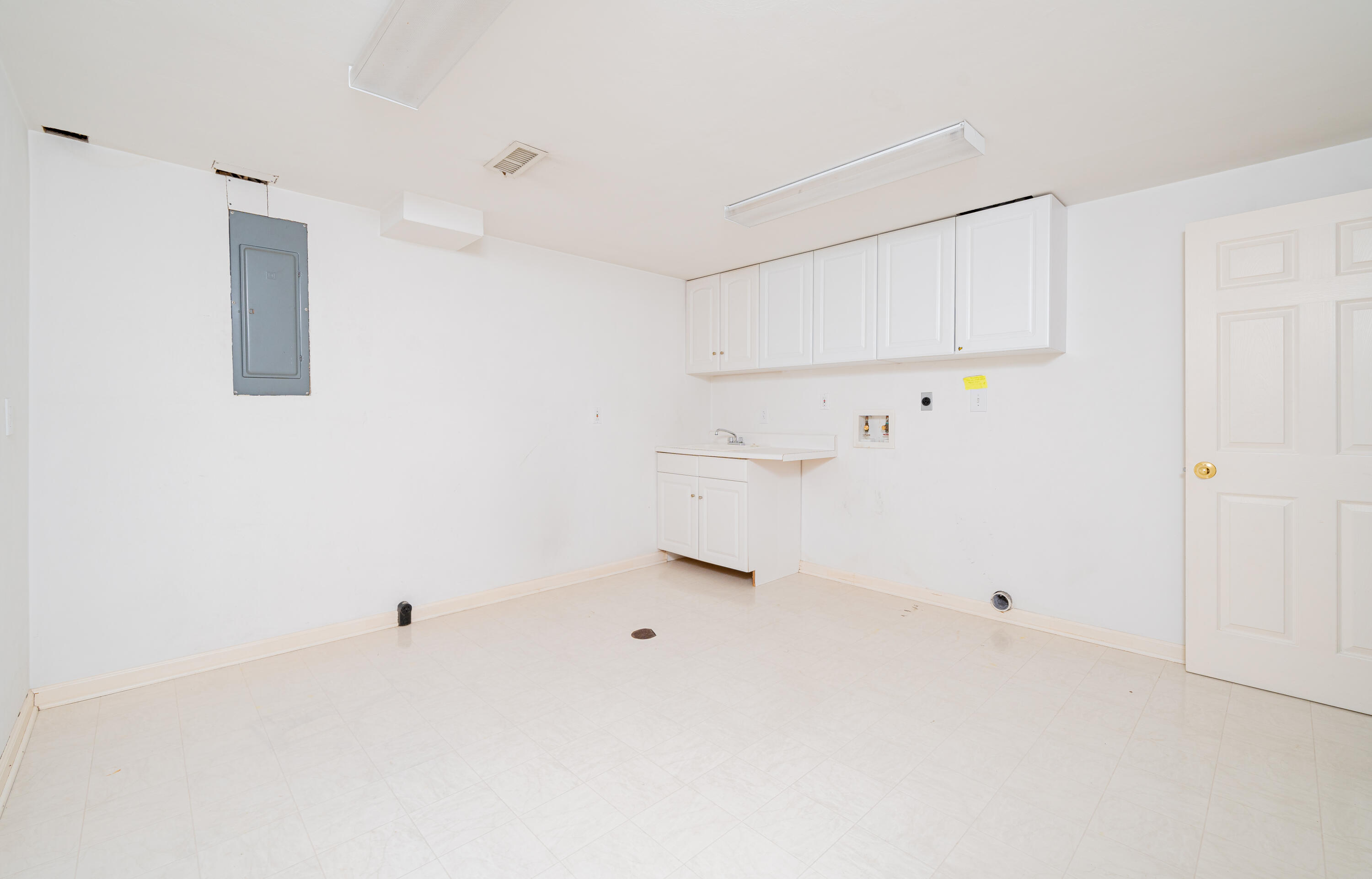 803 Red Lane Salem, VA 24153 - Photo 18 of 24 a view of an empty room