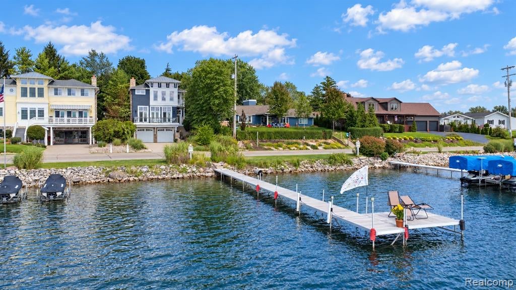 2288 South Long Lake Road Fenton, MI 48430 - Photo 2 of 47 Gallery Image 2