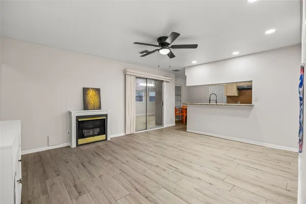 $450,000 | 1607 Buescher Drive, Houston, TX 77043