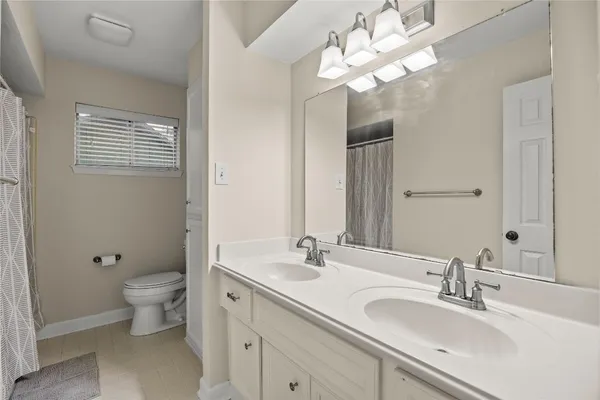 $450,000 | 1607 Buescher Drive, Houston, TX 77043