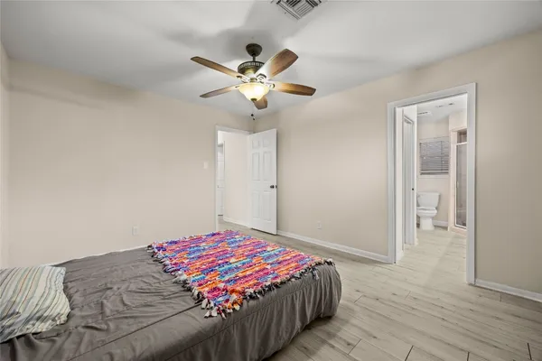 $450,000 | 1607 Buescher Drive, Houston, TX 77043