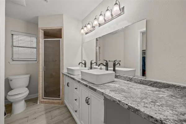 $450,000 | 1607 Buescher Drive, Houston, TX 77043