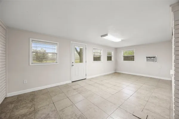 $450,000 | 1607 Buescher Drive, Houston, TX 77043