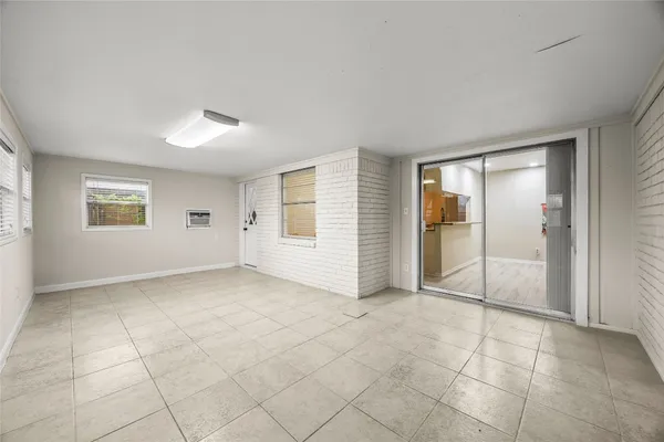 $450,000 | 1607 Buescher Drive, Houston, TX 77043