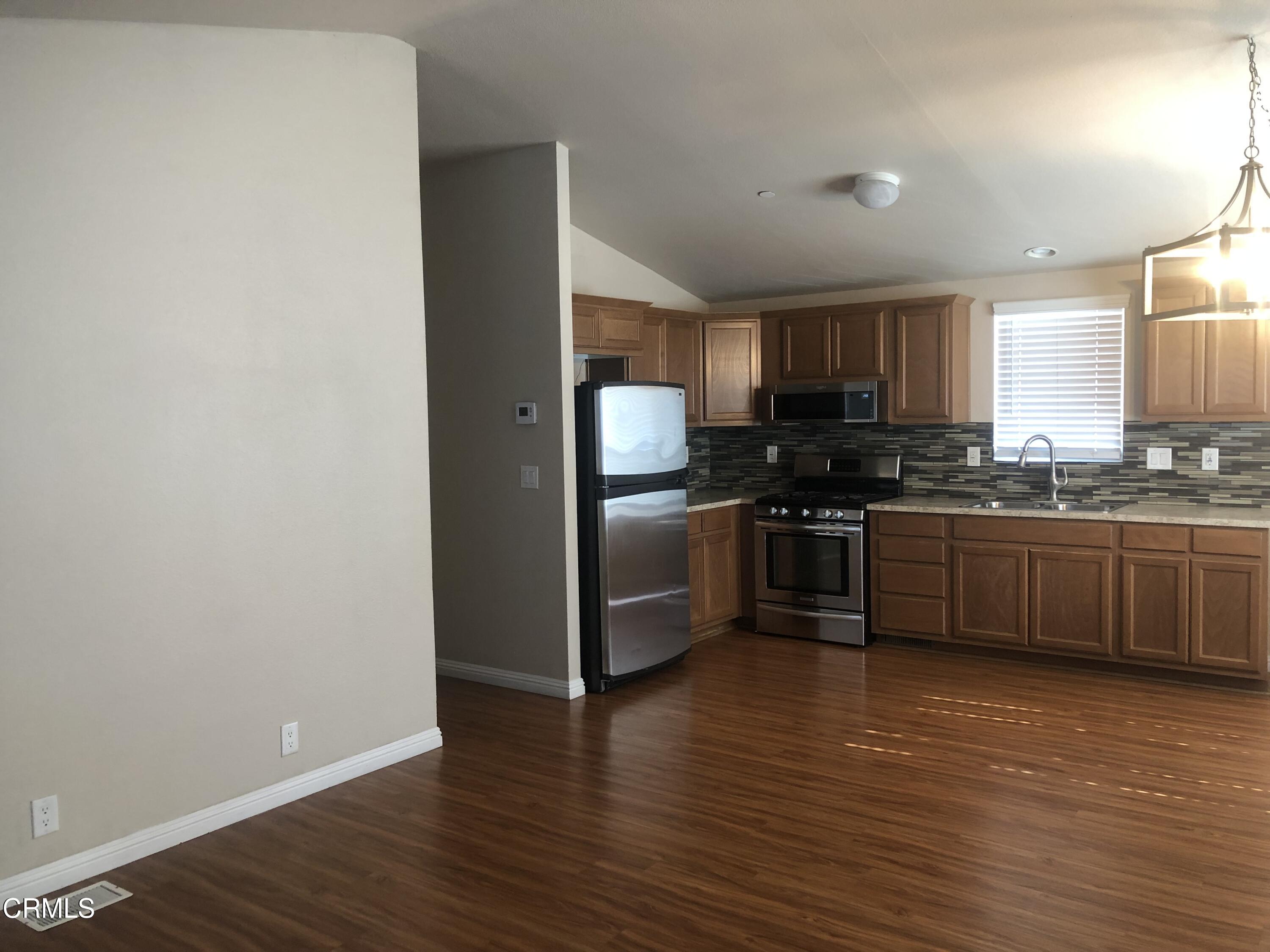 91 Everett Street Moorpark, CA 93021 - Photo 3 of 7 IMG_2122
