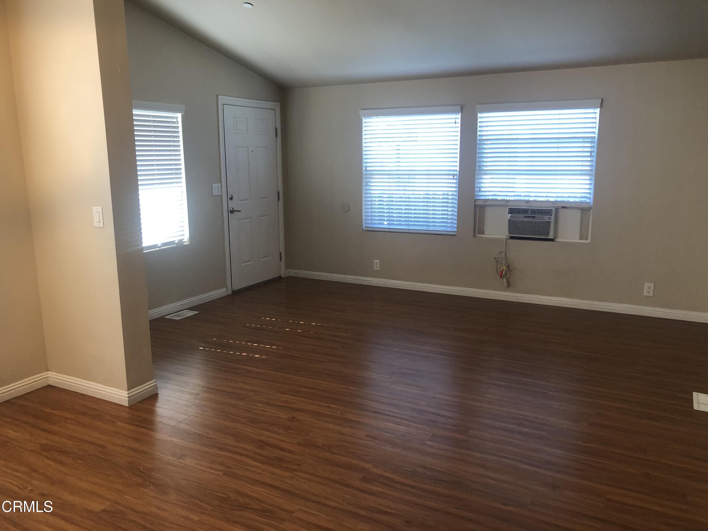 91 Everett Street Moorpark, CA 93021 - Photo 4 of 7 IMG_2123