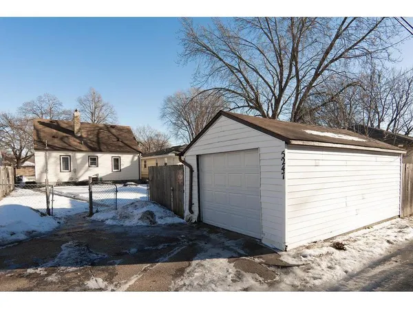 $2,250 | 5247 Dupont Avenue North, Minneapolis, MN 55430