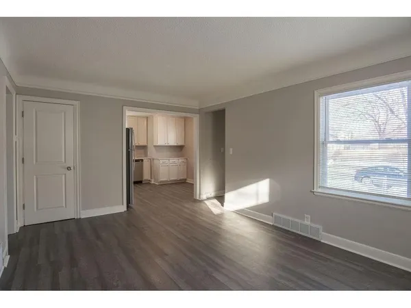 $2,250 | 5247 Dupont Avenue North, Minneapolis, MN 55430