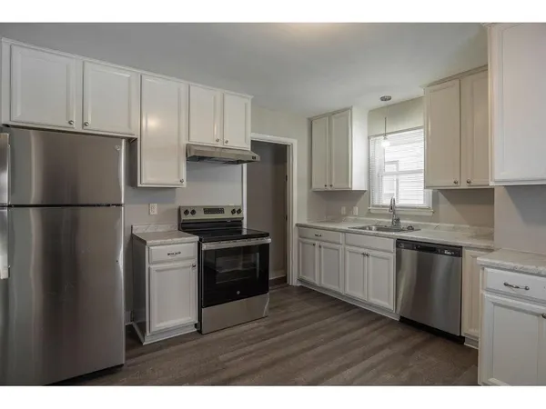 $2,250 | 5247 Dupont Avenue North, Minneapolis, MN 55430