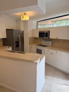 8189 Severn Drive, Unit C Boca Raton, FL 33433 - Photo 4 of 24 Kitchen