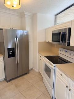 8189 Severn Drive, Unit C Boca Raton, FL 33433 - Photo 5 of 24 Kitchen