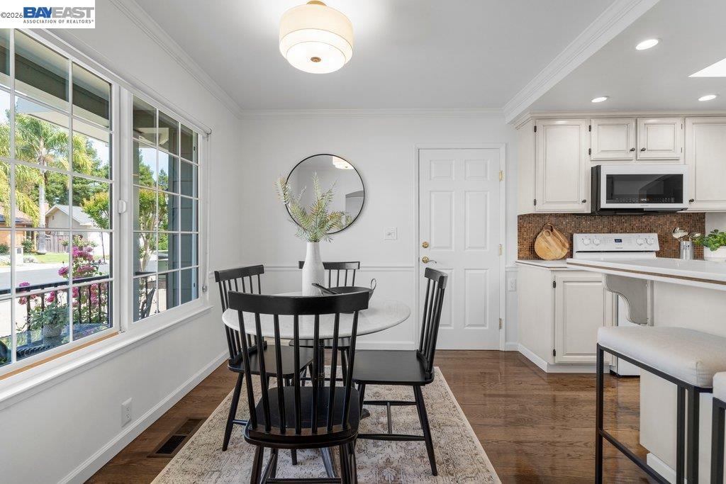 2090 Foxswallow Road Pleasanton, CA 94566 - Photo 10 of 40