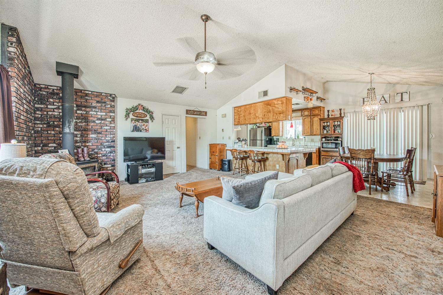 17116 Rodeo Drive Madera, CA 93638 - Photo 5 of 31 Gallery Image 5
