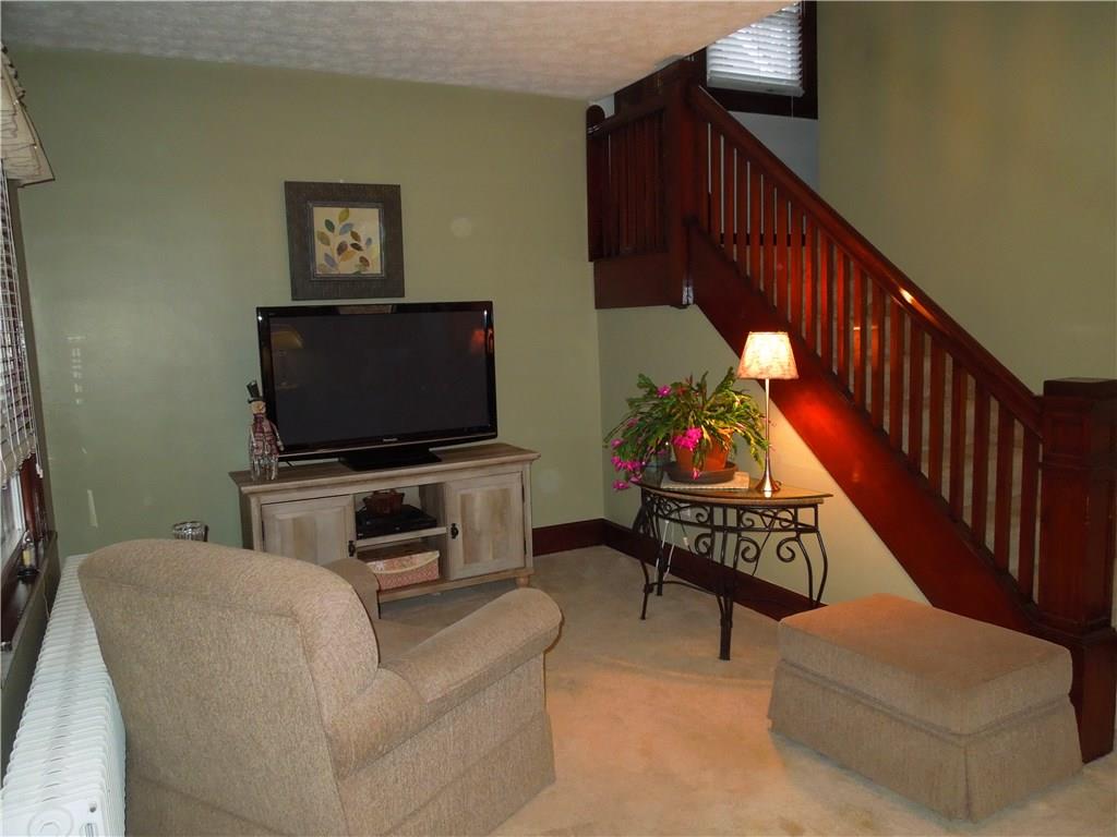 535 Wilson Avenue Rochester, PA 15074 - Photo 3 of 25
