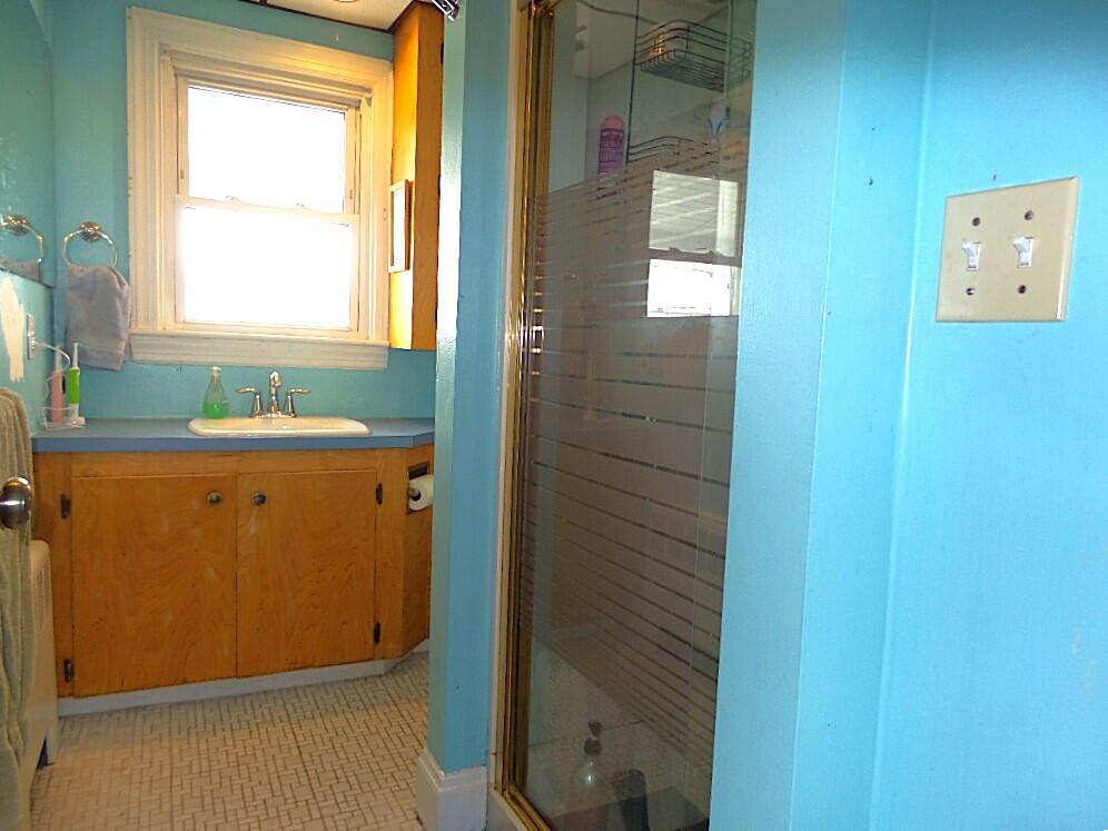 4 Hazelwood Avenue Waterville, ME 04901 - Photo 21 of 37 First floor bath