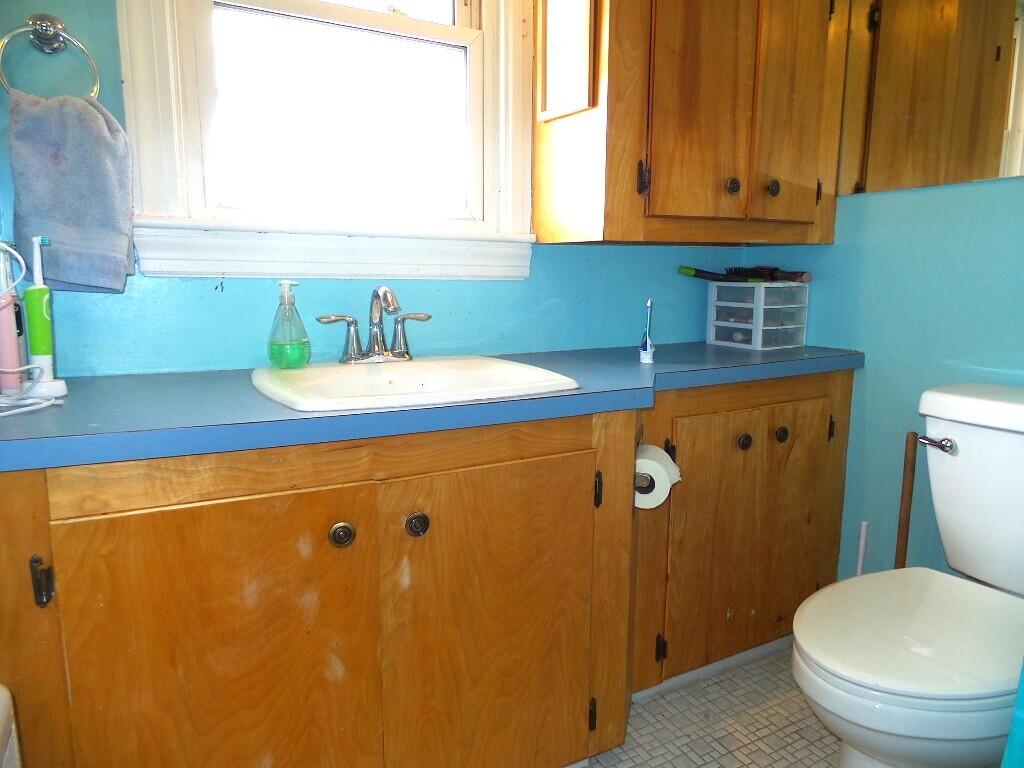 4 Hazelwood Avenue Waterville, ME 04901 - Photo 22 of 37 First Floor Bath
