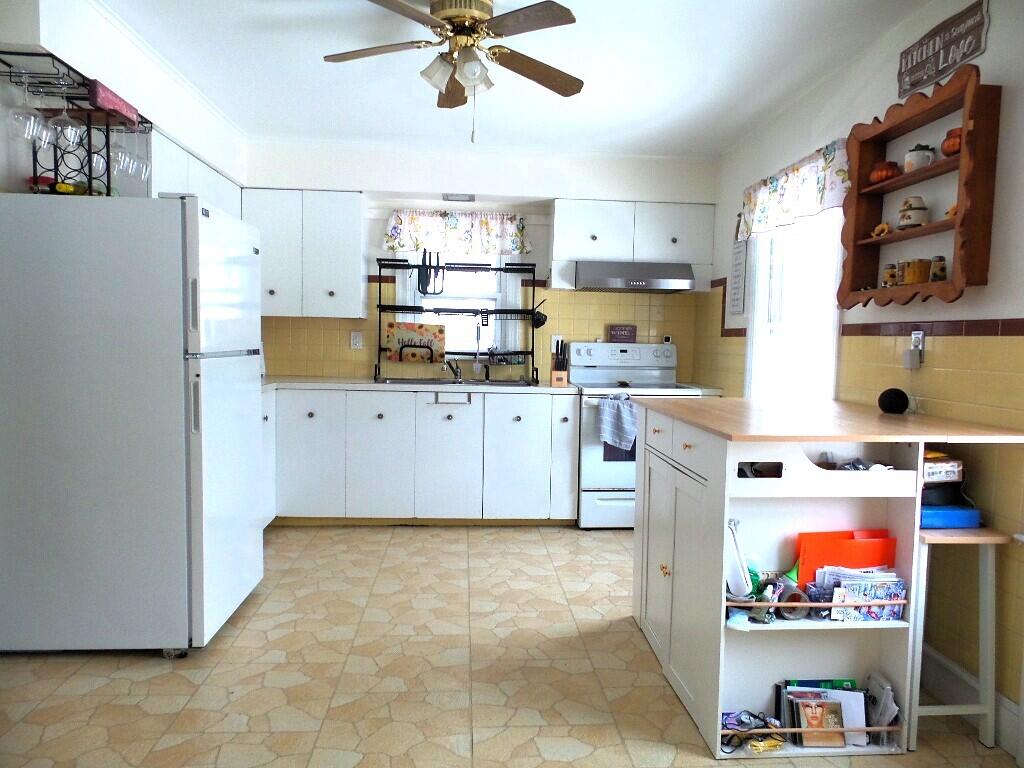 4 Hazelwood Avenue Waterville, ME 04901 - Photo 6 of 37 Kitchen