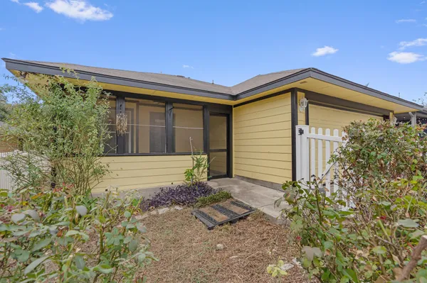 $294,500 | 744 Fairway, Kyle, TX 78640