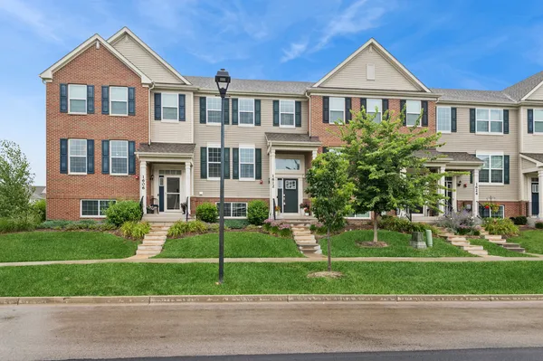 $385,000 | 1612 BENTZ Way, Batavia, IL 60510