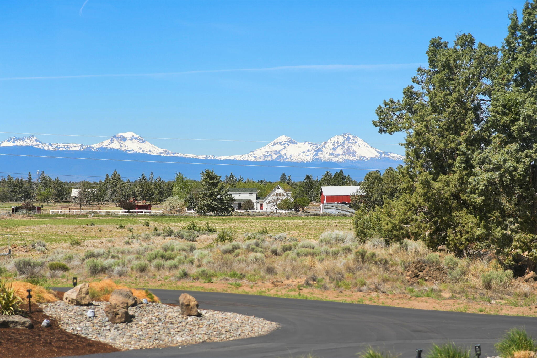 64144 Pioneer Loop Bend, OR 97701 - Photo 15 of 192 37-web-or-mls-Riley Visuals-37