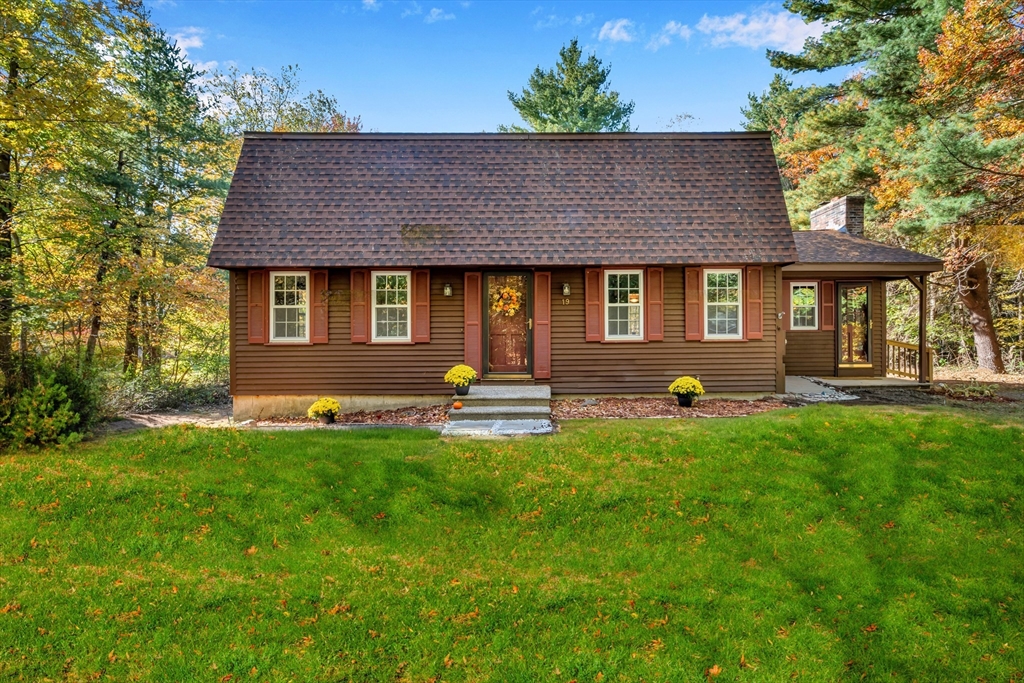 19 James Road Sterling, MA 01564 - Photo 1 of 42 Gallery Image 1