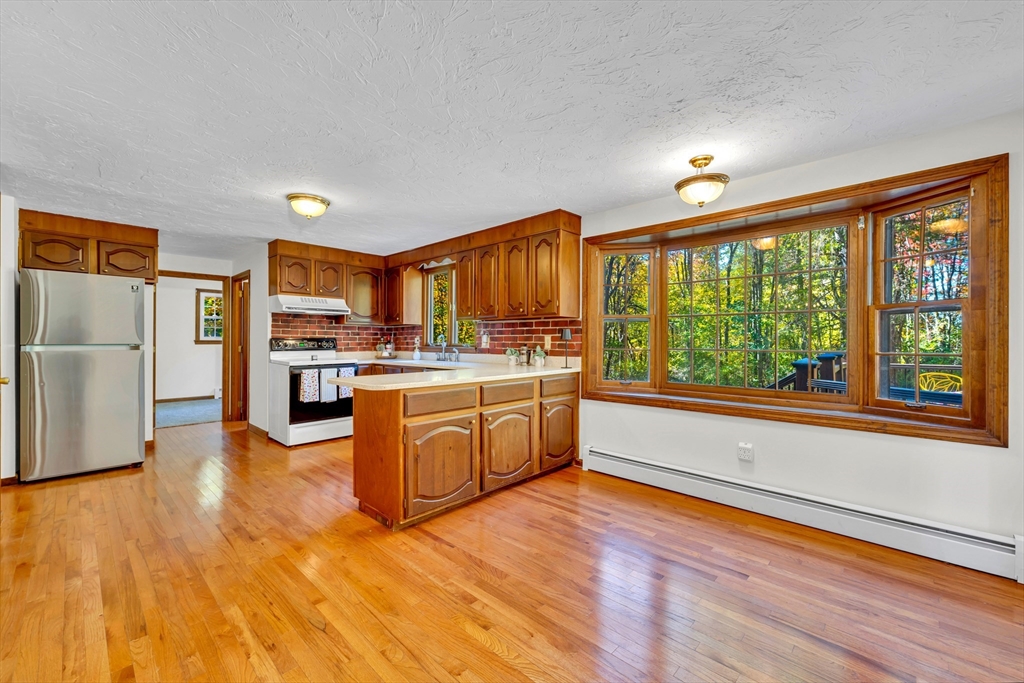 19 James Road Sterling, MA 01564 - Photo 7 of 42 Gallery Image 7