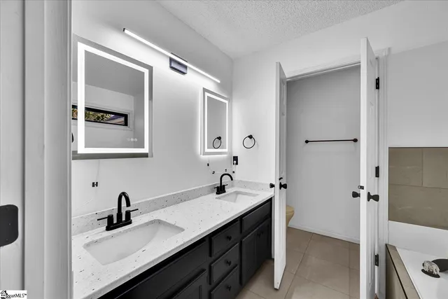 $319,999 | 6 West Fairgate Court, Simpsonville, SC 29680