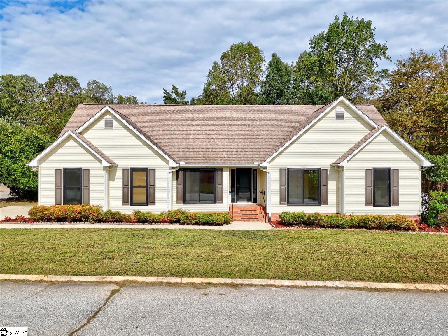 6 West Fairgate Court Simpsonville, SC 29680 - Photo 3 of 38