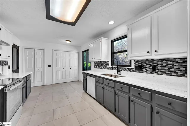 $319,999 | 6 West Fairgate Court, Simpsonville, SC 29680