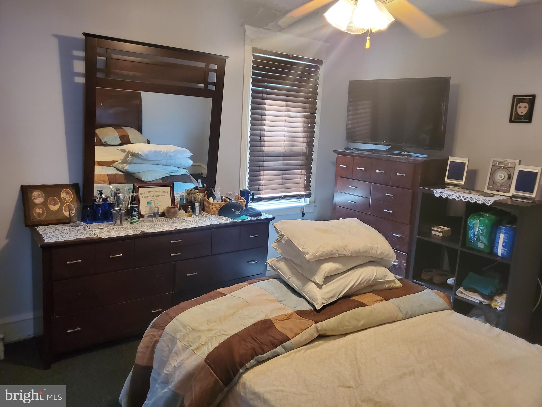 1015 Edgemore Road Philadelphia, PA 19151 - Photo 6 of 11 Gallery Image 6