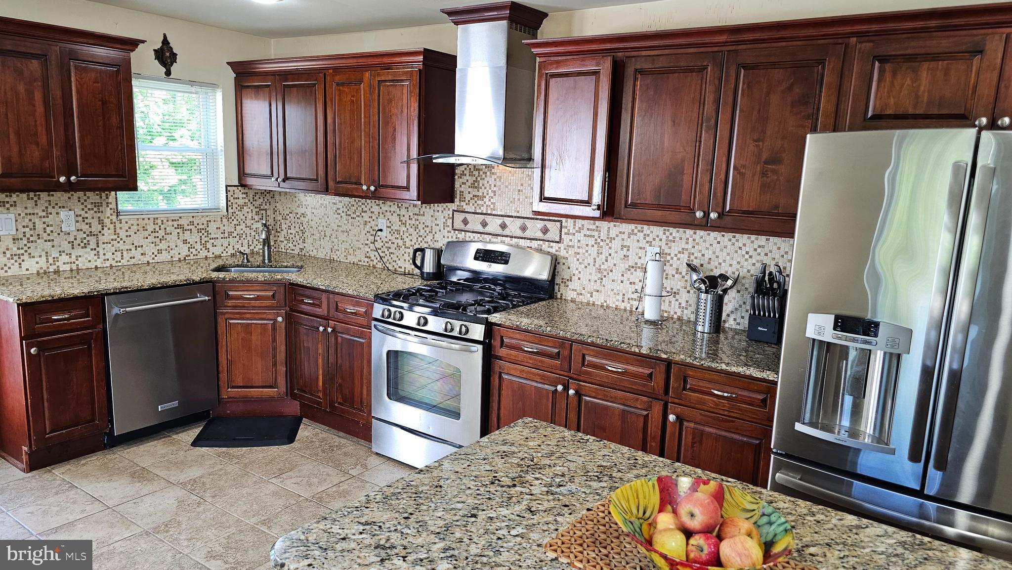 62 Ashley Road Edison, NJ 08817 - Photo 16 of 52