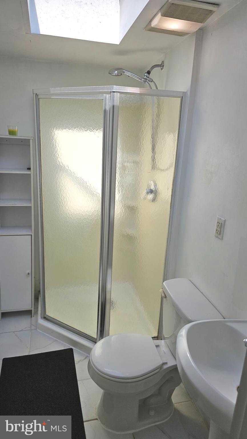 62 Ashley Road Edison, NJ 08817 - Photo 37 of 52 BATHROOM 2 (UPSTAIRS)