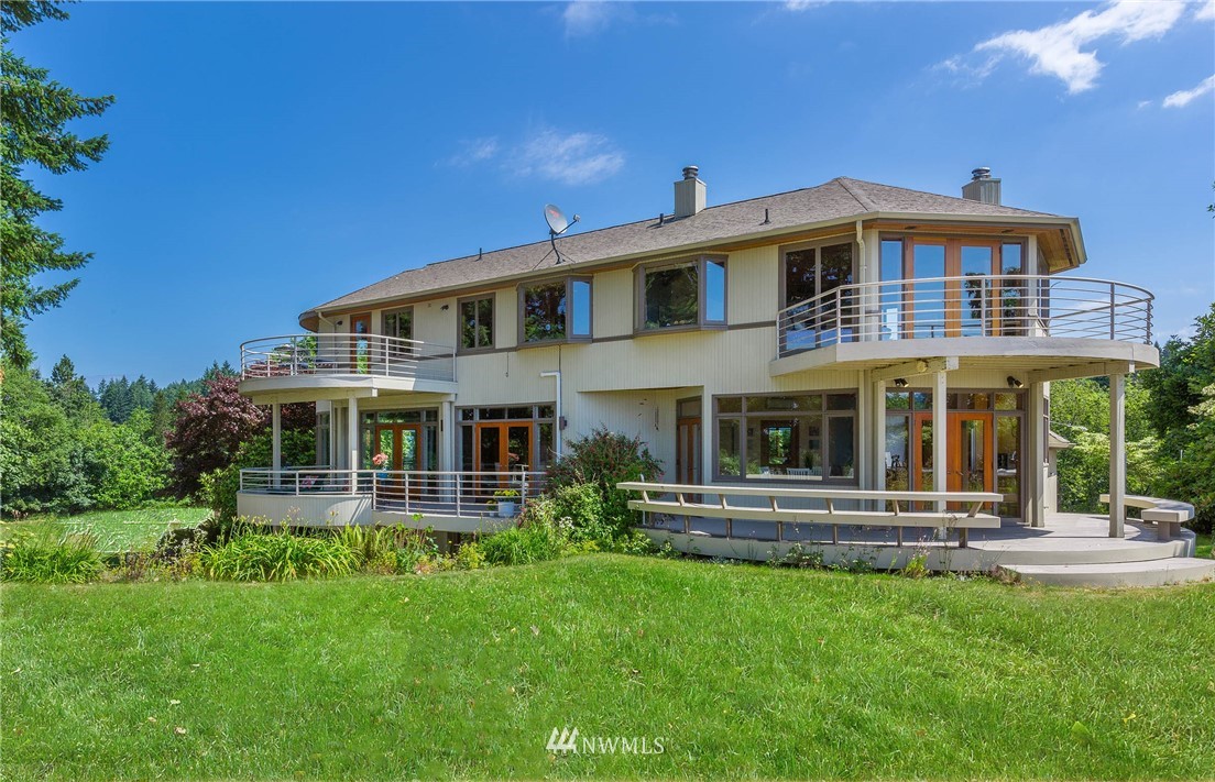 18937 Robinwood Road Southwest Vashon, WA 98070 - Photo 1 of 25 Gallery Image 1