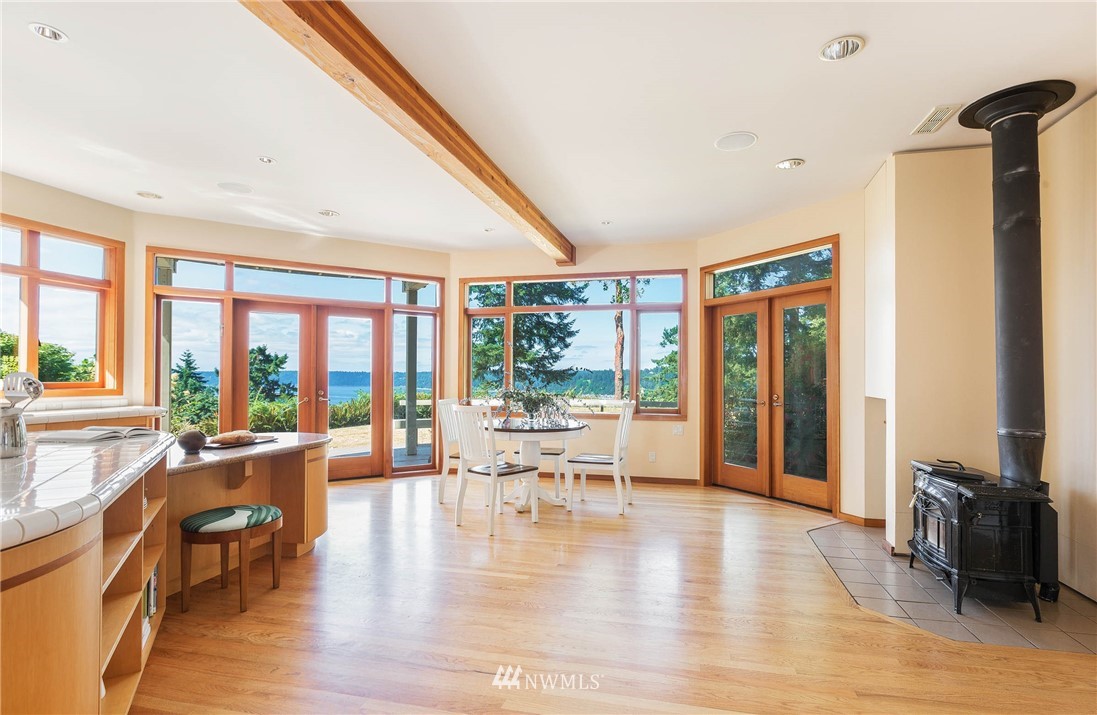 18937 Robinwood Road Southwest Vashon, WA 98070 - Photo 13 of 25 Gallery Image 13