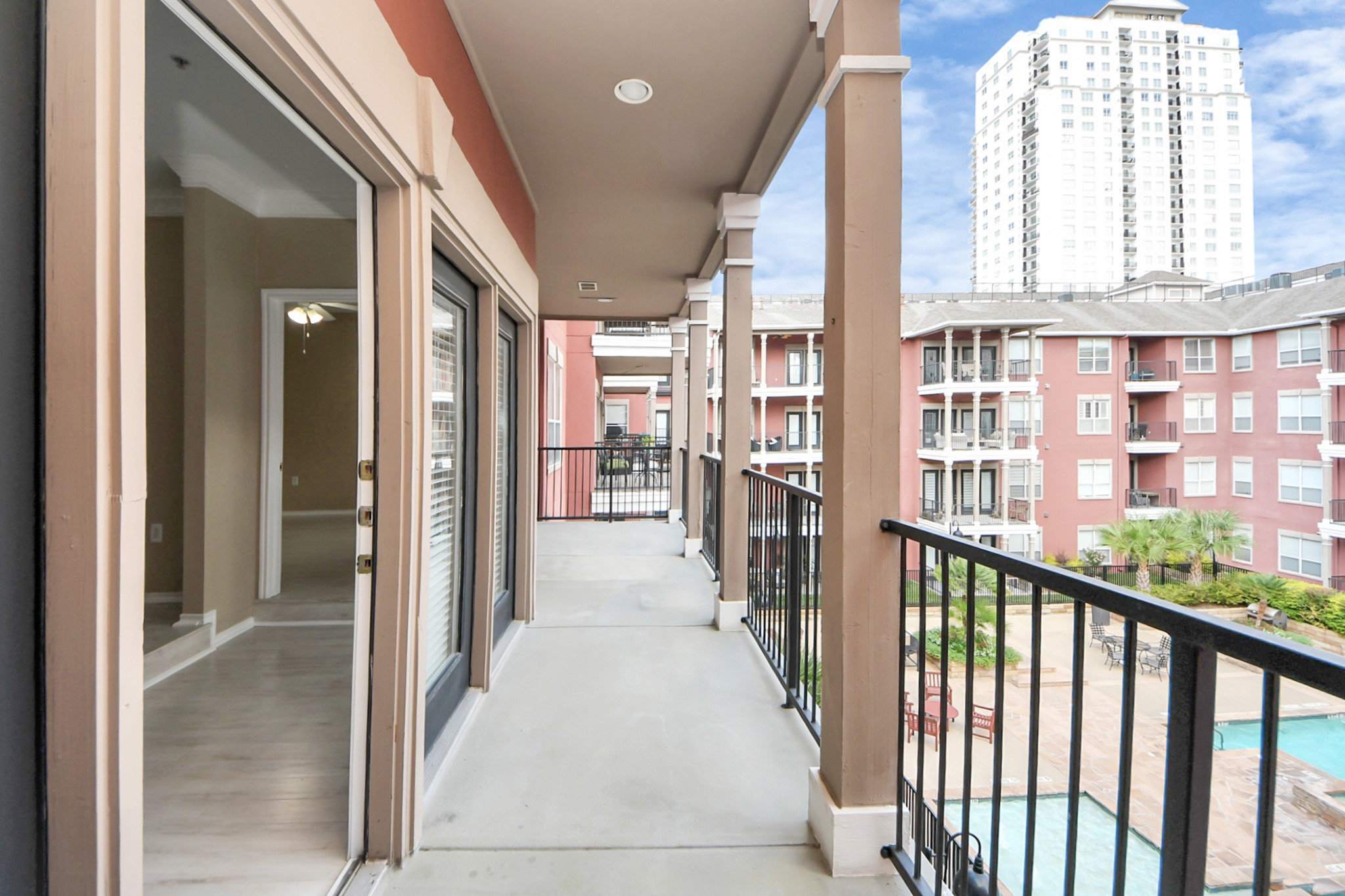 2400 McCue Road, Unit 333 Houston, TX 77056 - Photo 35 of 50 a view of a city from a balcony