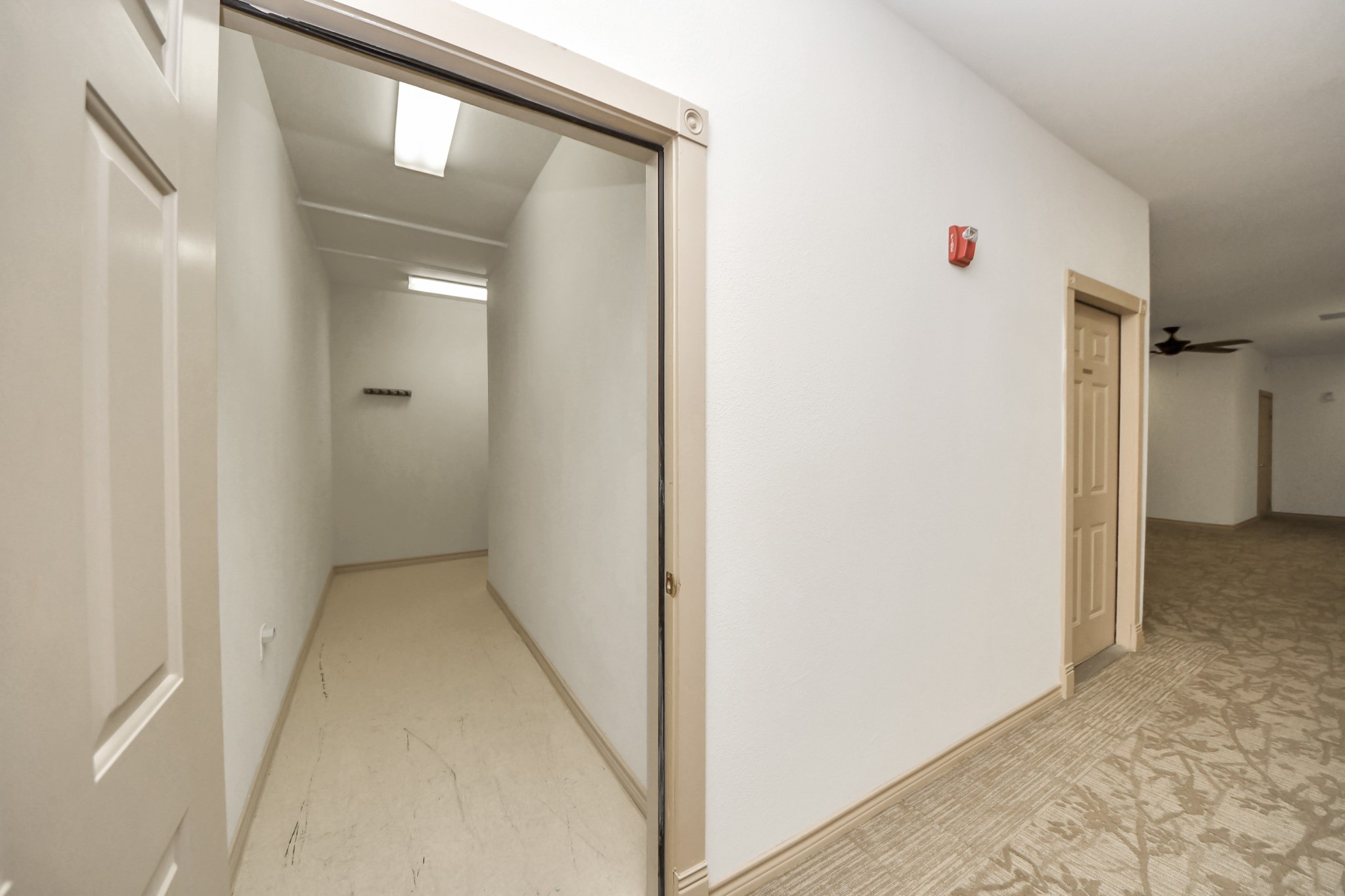 2400 McCue Road, Unit 333 Houston, TX 77056 - Photo 37 of 50 a view of hallway with closet