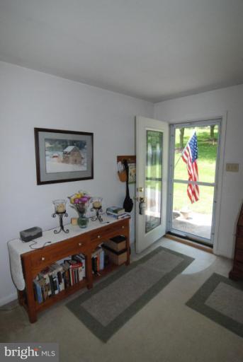 1729 Dahlgren Road Middletown, MD 21769 - Photo 5 of 22 Entrance / Foyer
