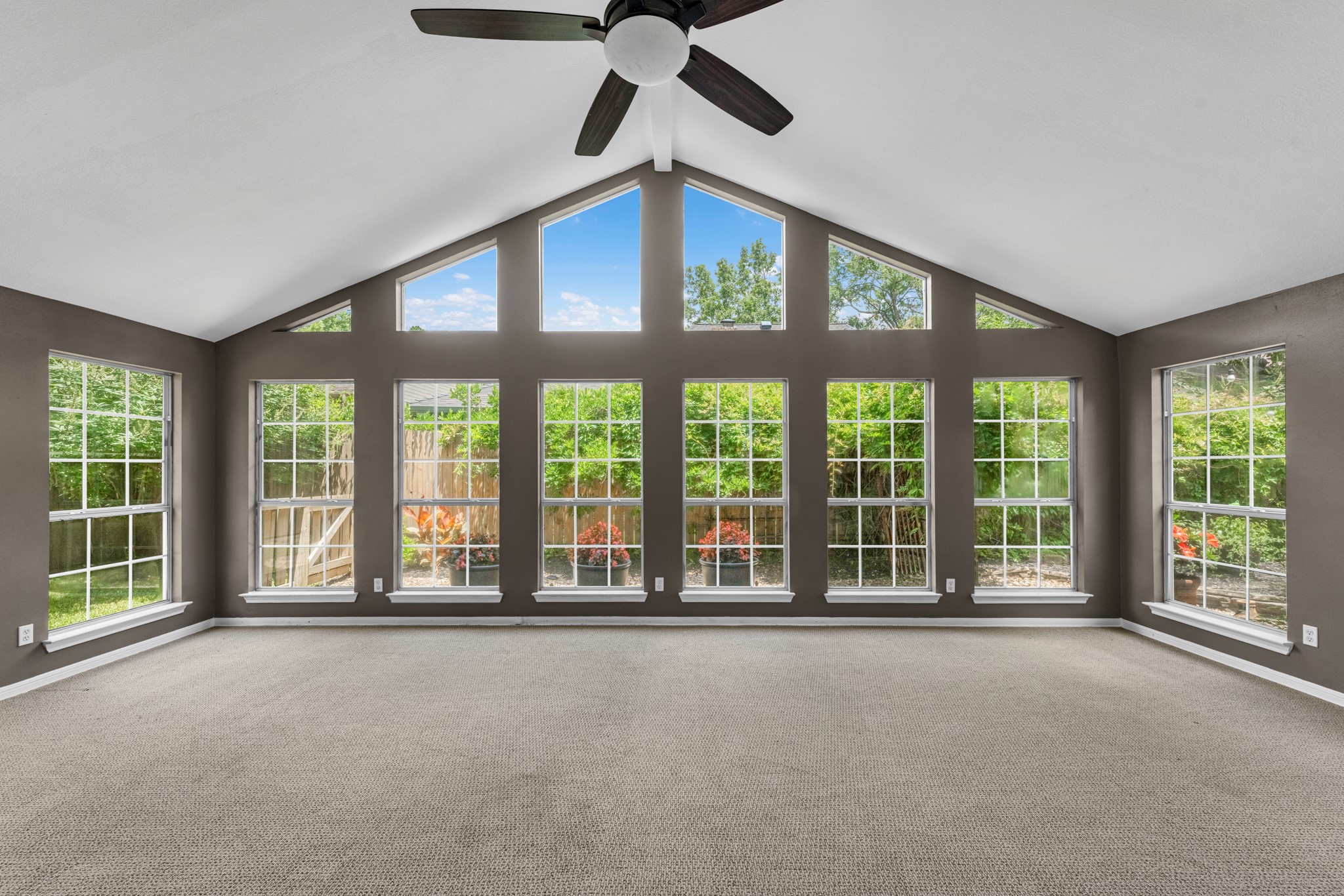 622 South Rivershire Drive Conroe, TX 77304 - Photo 8 of 25 Sun room