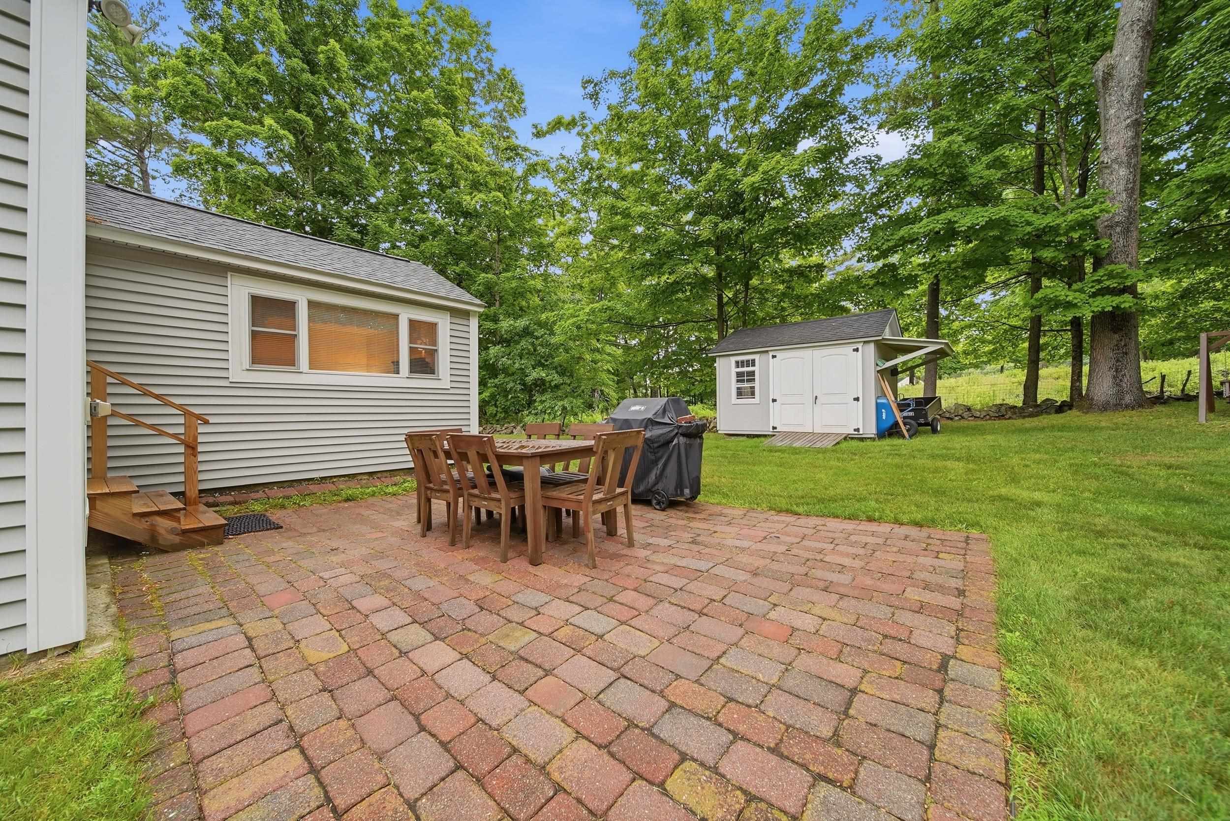 288 Island Pond Road Derry, NH 03038 - Photo 34 of 46