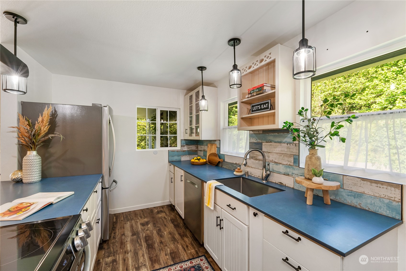 4130 Stohlton Road Southeast Port Orchard, WA 98366 - Photo 9 of 40 Gallery Image 9
