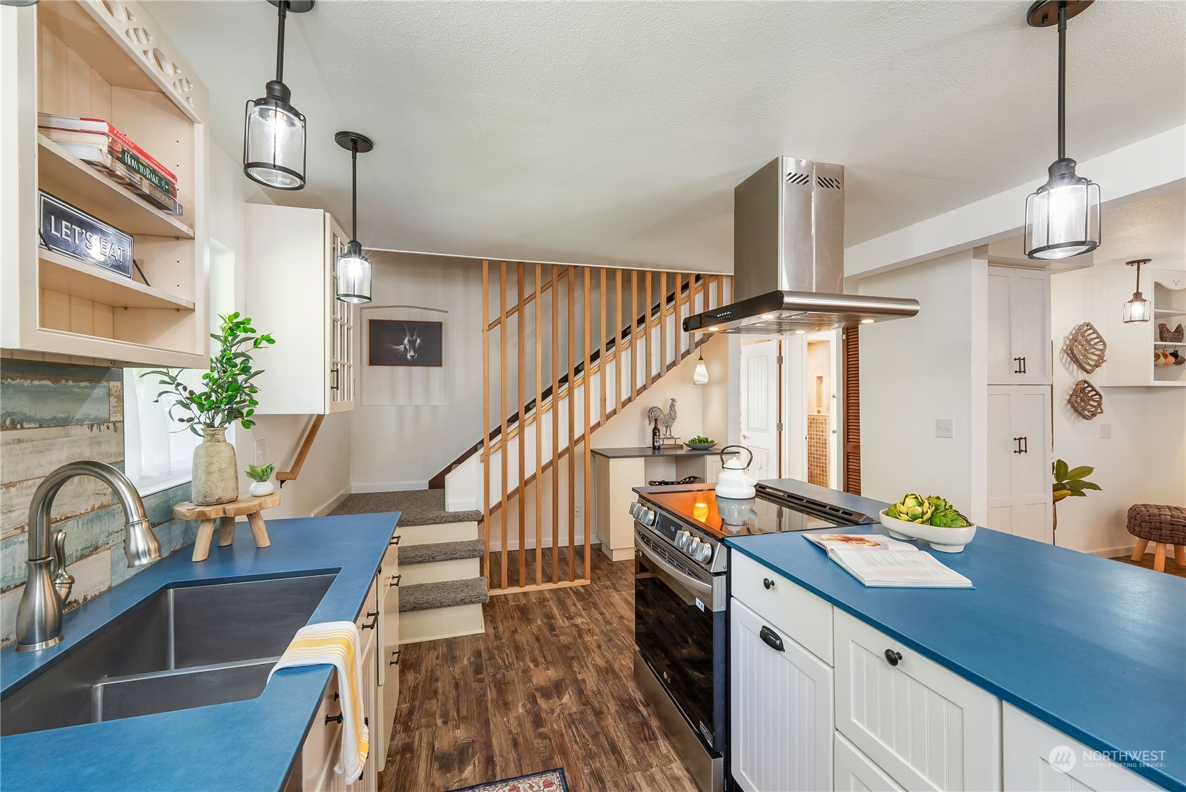 4130 Stohlton Road Southeast Port Orchard, WA 98366 - Photo 10 of 40 Gallery Image 10