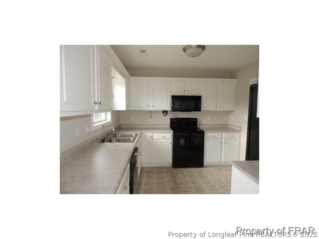 917 Bramblegate Road Hope Mills, NC 28348 - Photo 5 of 18 Gallery Image 5