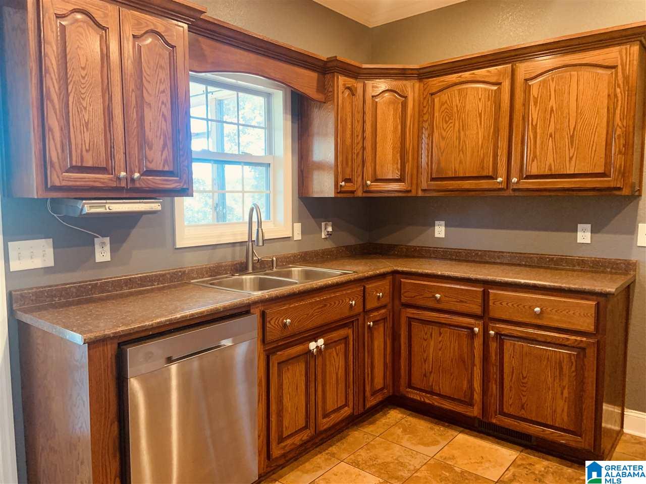 1461 Overlook Point Warrior, AL 35180 - Photo 14 of 49