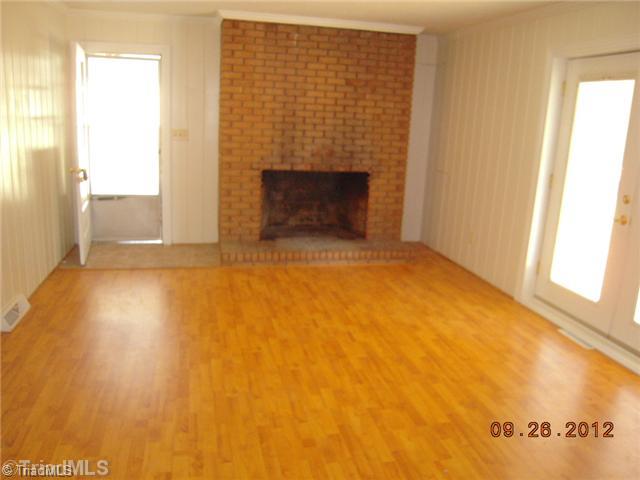 279 Hudson Road Winston-Salem, NC 27107 - Photo 4 of 6 Den/Family/Great Room.