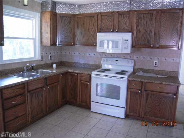 279 Hudson Road Winston-Salem, NC 27107 - Photo 5 of 6 Kitchen.