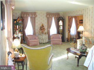 89 Signal Hill Road Holland, PA 18966 - Photo 2 of 6 Gallery Image 2